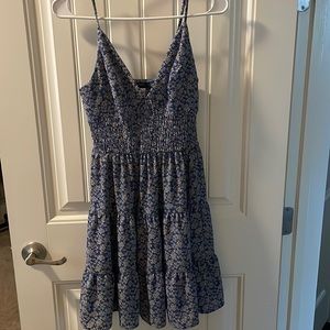 Floral dress! Very cute no stains or rips